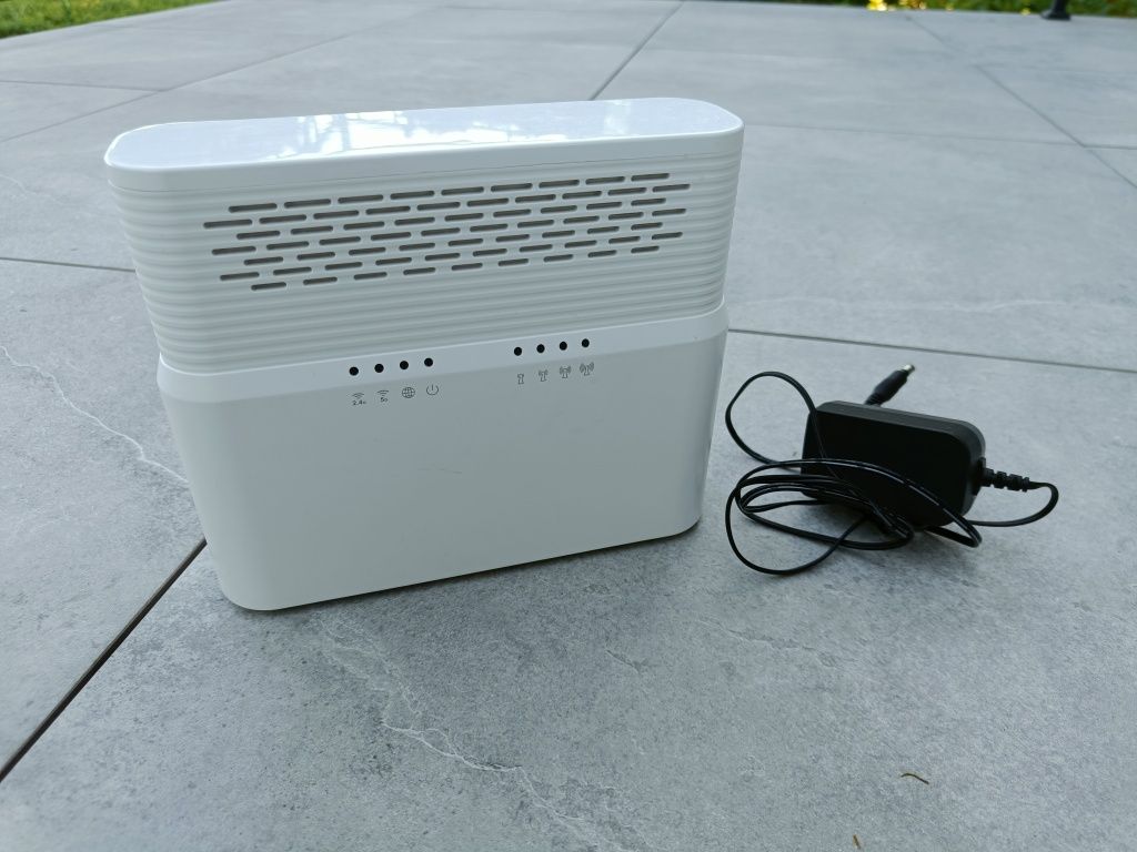 ZTE MF258 zewnętrzny modem LTE z routerem WiFi