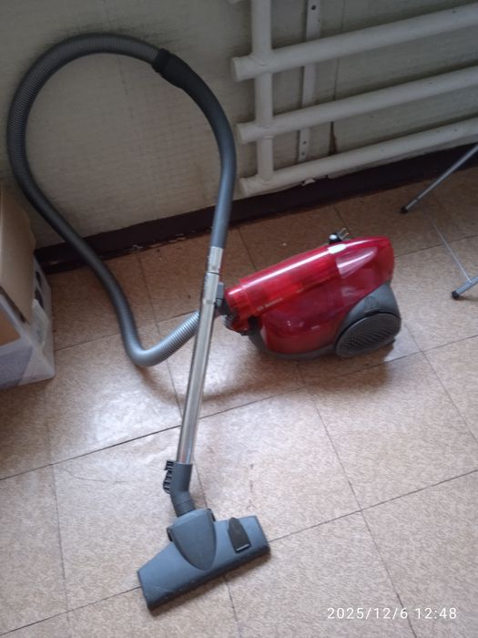 Пылесос Bosch 700 вт бу в хорошем состоянии