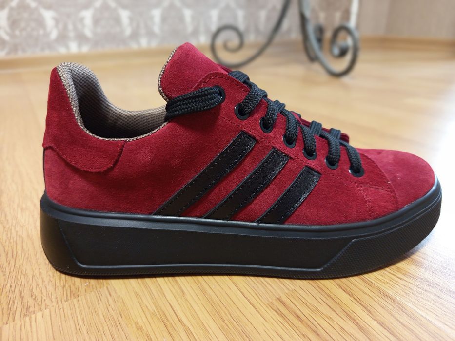 Кеди  жіночі 37 розмір.шкіра.(нубук)