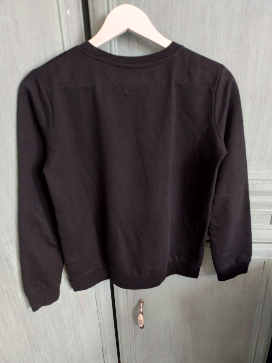 Czarna bluza w kwiaty Sinsay