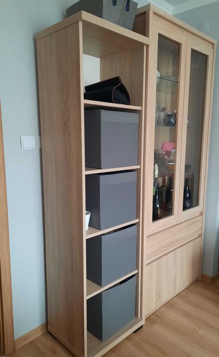 Praktyczny regał w kolorze dąb sonoma - okazja!