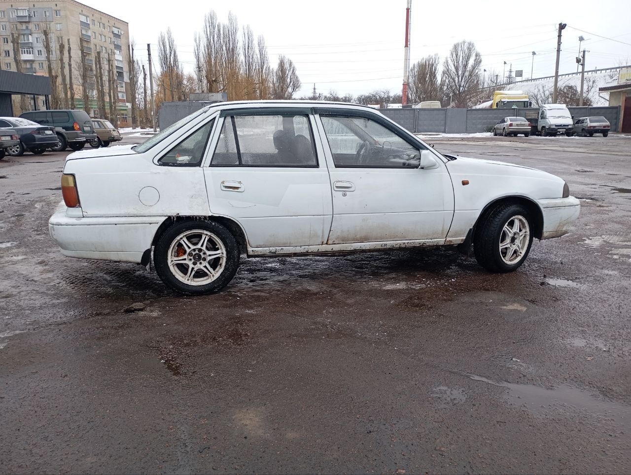 Продам нексію 1.5
