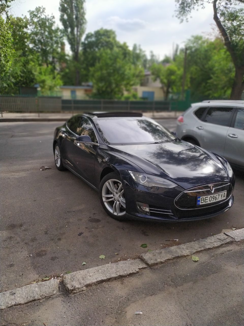 Продаю Теслу s 60