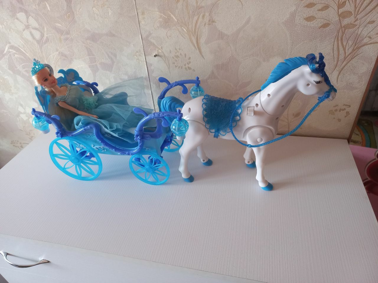 Карета с принцессой/лошадь