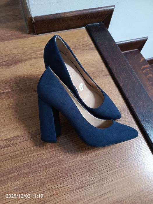 Szpilka damskie na słupku 37