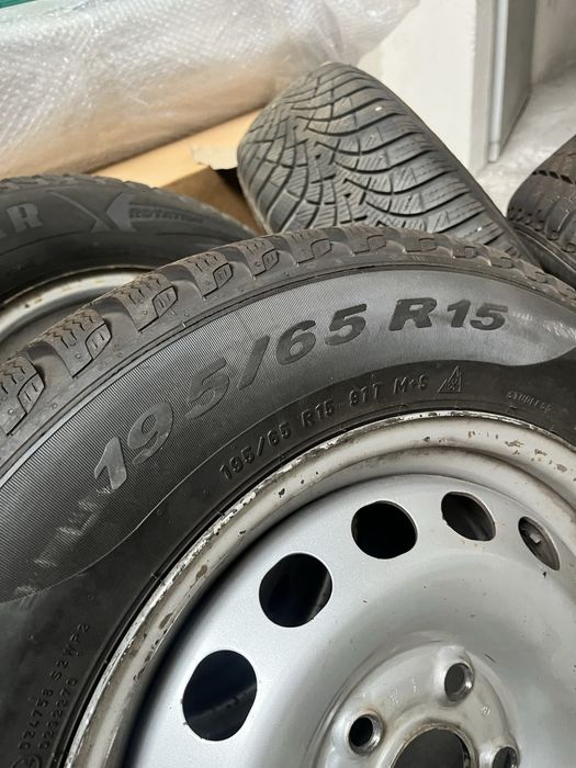 Koła zimowe VW 195/65 15R 5x112 + kołpaki oryginalne