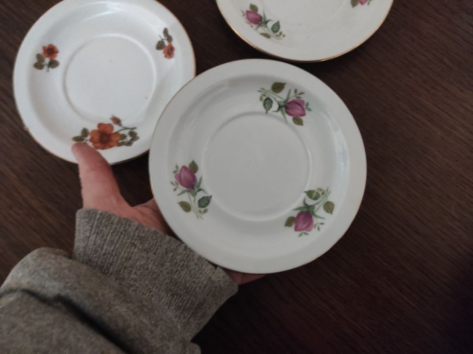 Zestaw 3 małych talerzyków pod filiżankę - porcelana Wawel