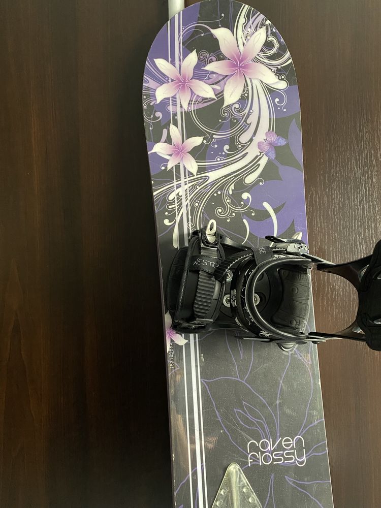 Deska snowboardowa Raven Flossy z wiązaniami