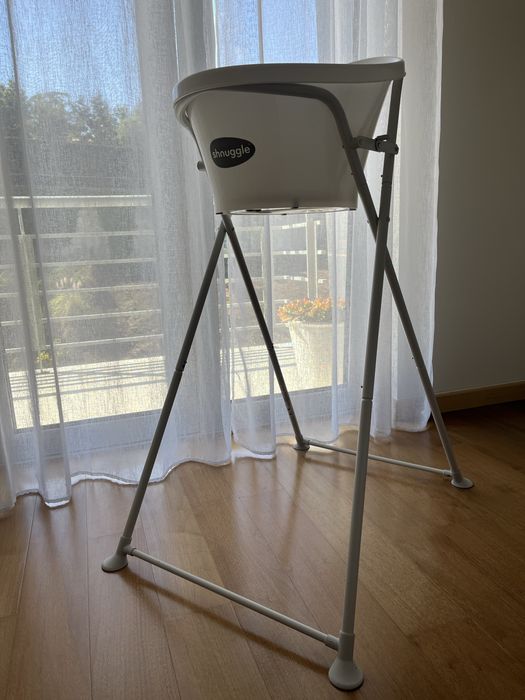 Banheira Ergonómica e Suporte Dobrável Shnuggle.