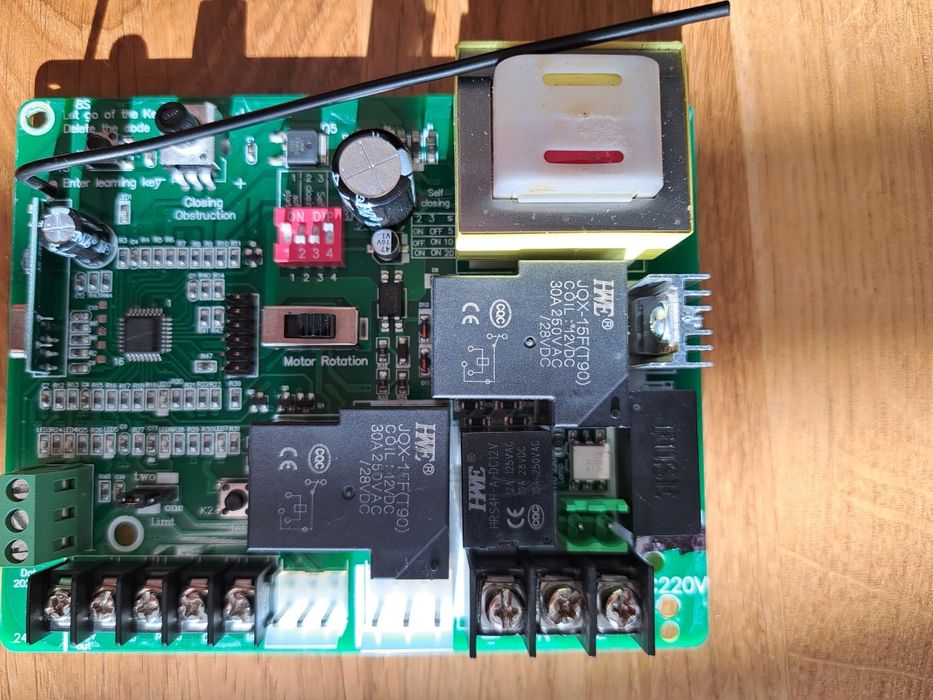 Sterownik bramy przesuwnej dwa piloty 433 MHz centrala