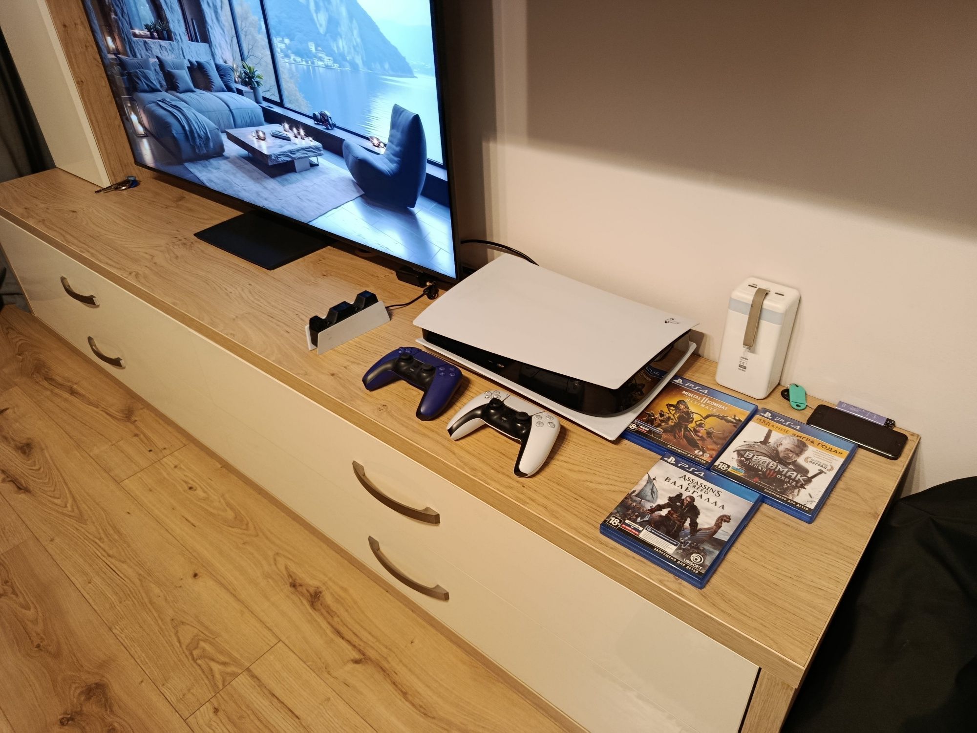 Продам playstation 5 + зарядное+игры