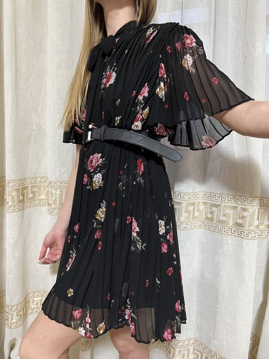 Легкое платье Zara