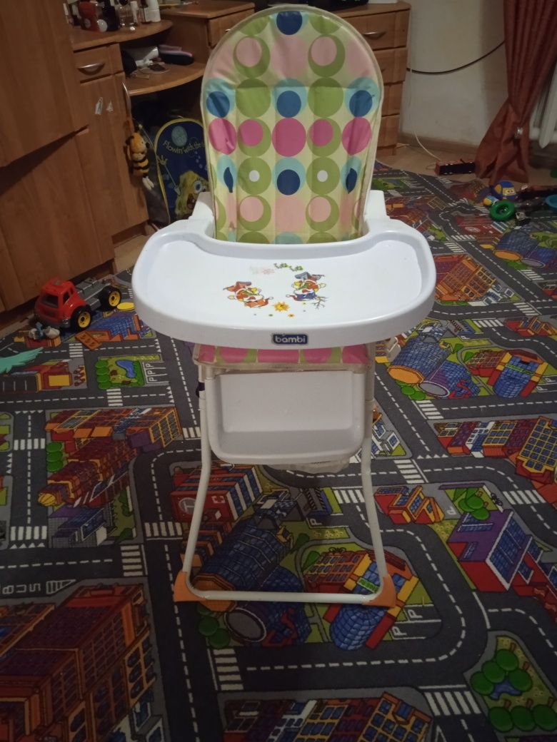 Продам. дитячий столик-кріселко Bembi