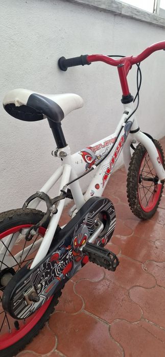 Bicicleta para criança mais capacete
