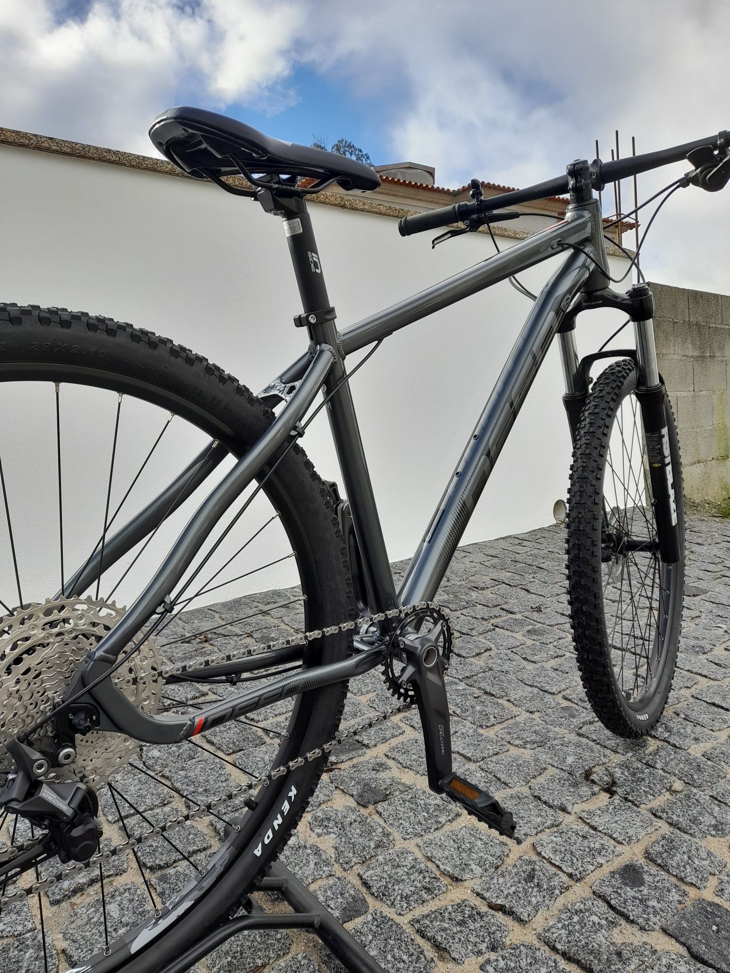 Bicicleta 29" Deed Flame 292 M - 1x11v Deore