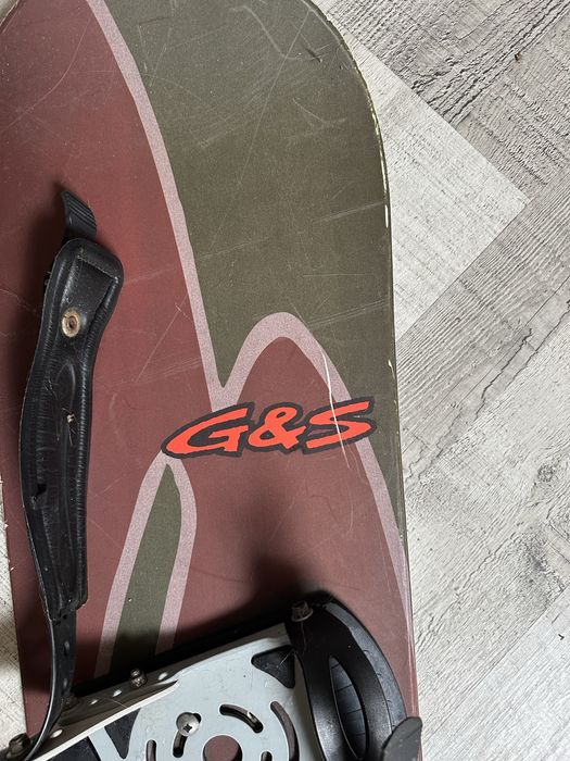 Prancha snowboard com fixações D&S