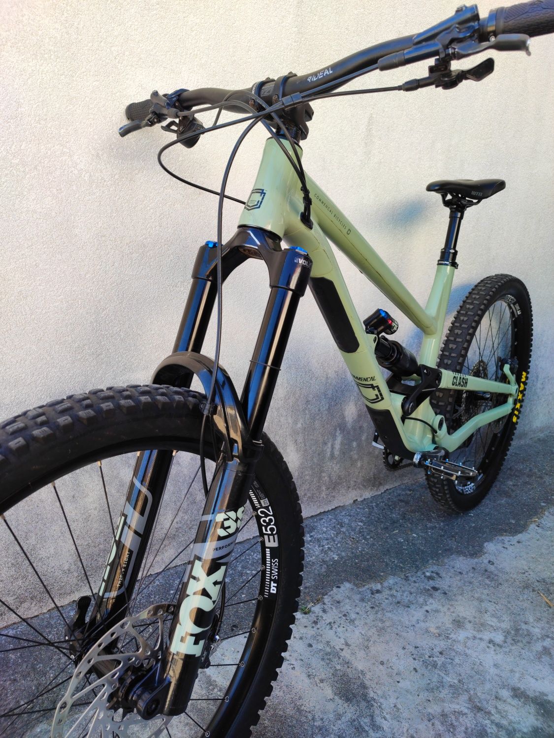 Commencal Clash Essential 2021