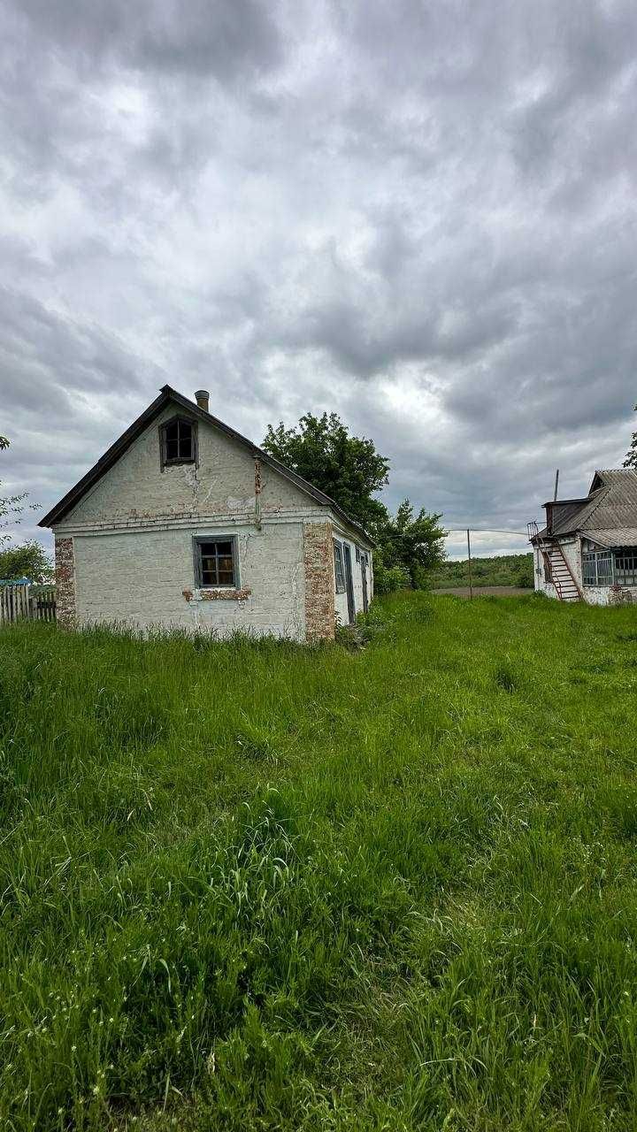 Продається будинок/земельна ділянка  під забудову