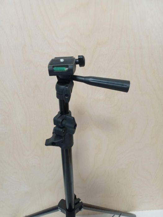 Штатив  2 метра тринога для видеосъёмки с