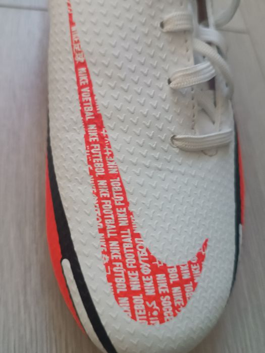 Футбольные бутсы 36 размер Nike Phantom Gt Club 2 White/Red DA5640-167