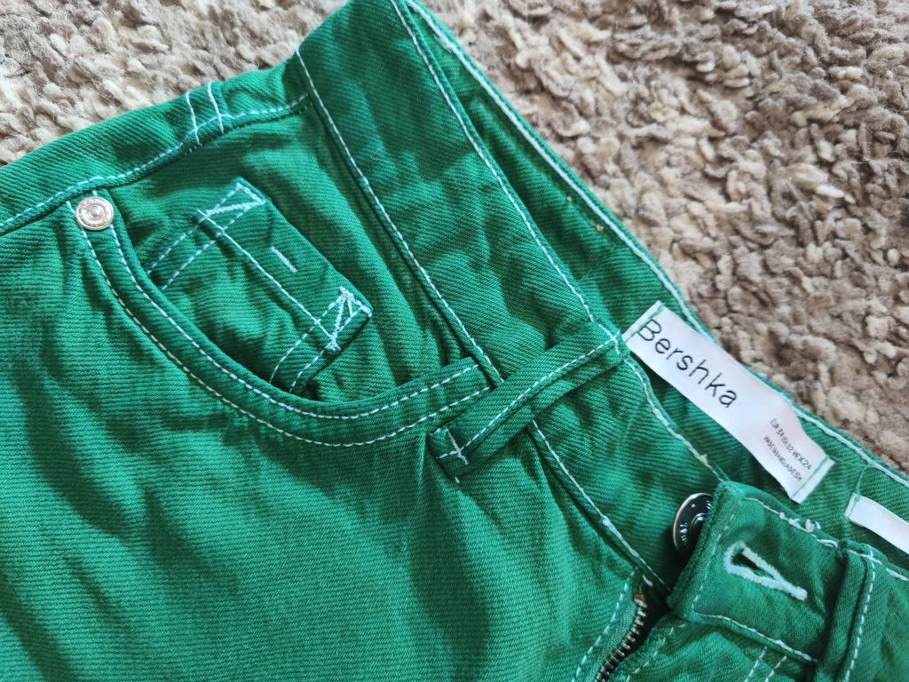 Zielone szorty jeansowe jordsy Bershka