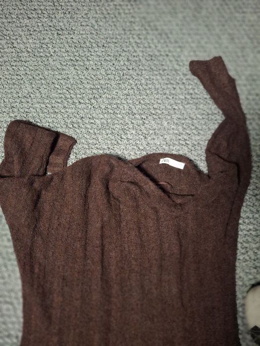 Светр асіметричний, р. L. Zara