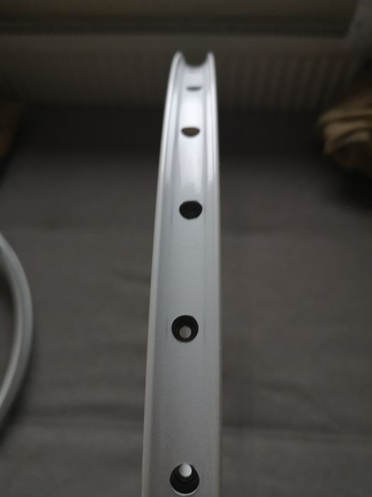 Obręcze rowerowe 26 skorpion białe