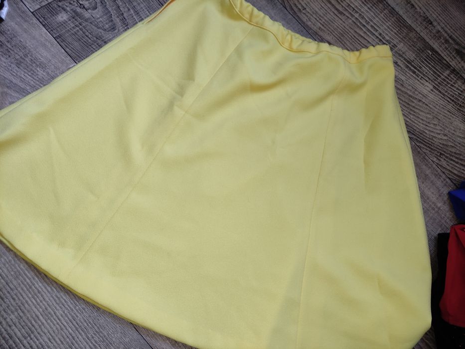 Rozkloszowana spódnica