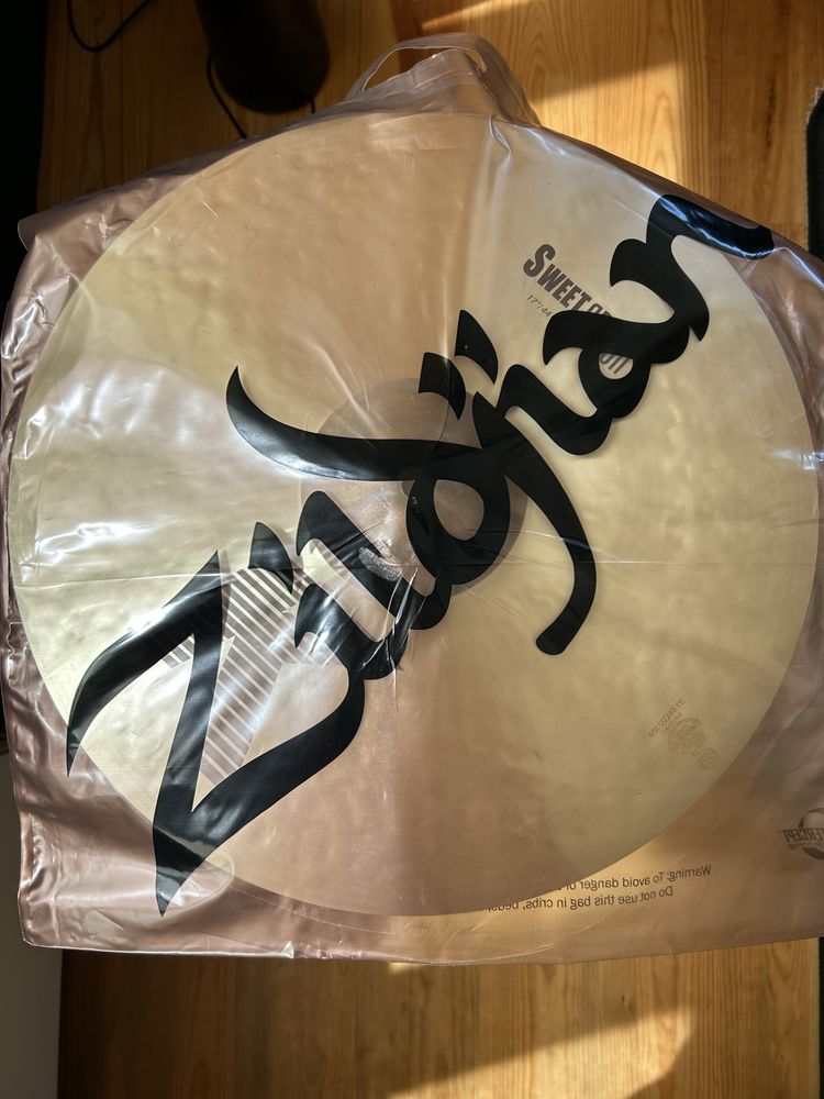 Vendo Crash Zildjian K Sweet 17”