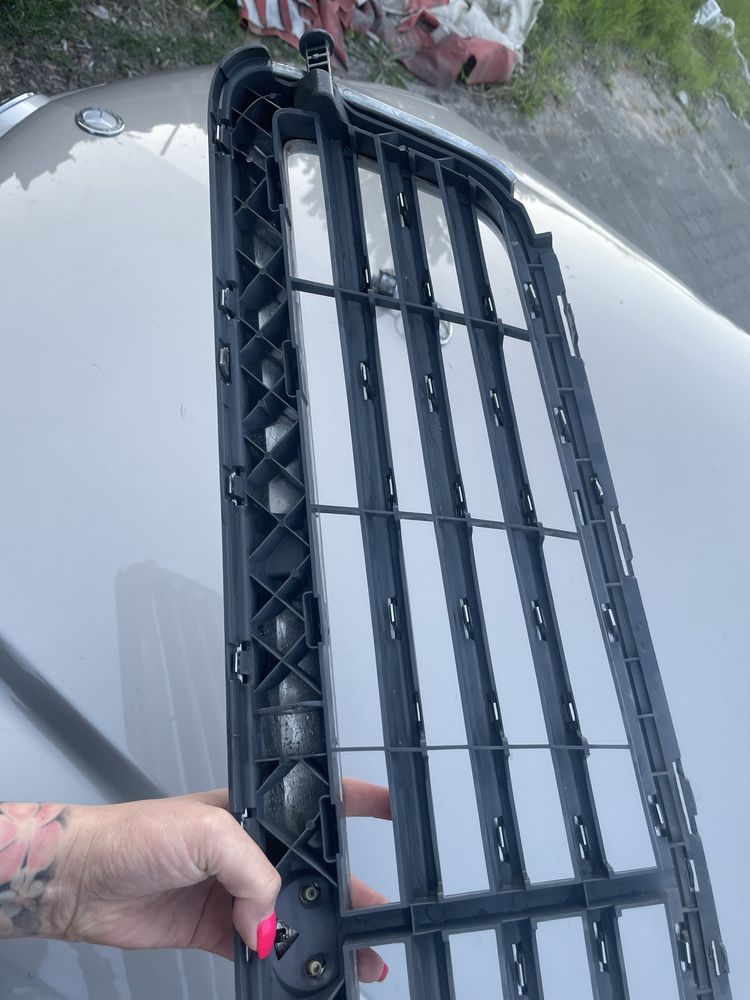 Grill Mercedes +celownik! Wszystkie zaczepy cale, zero uszkodzen