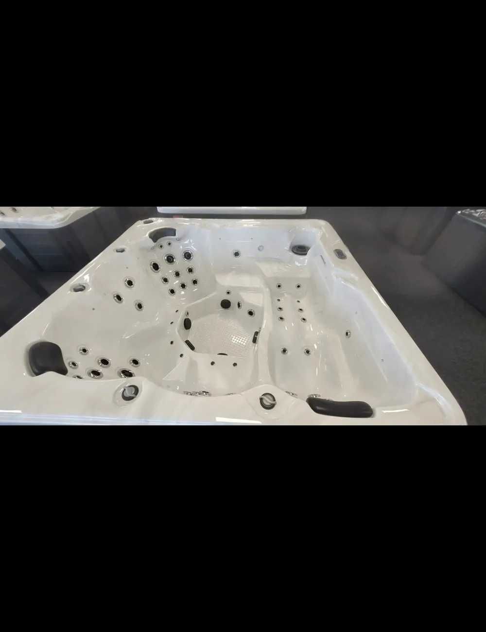 Całoroczne Jacuzzi Ogrodowe dla 5 Osób Divine - Holenderska Marka