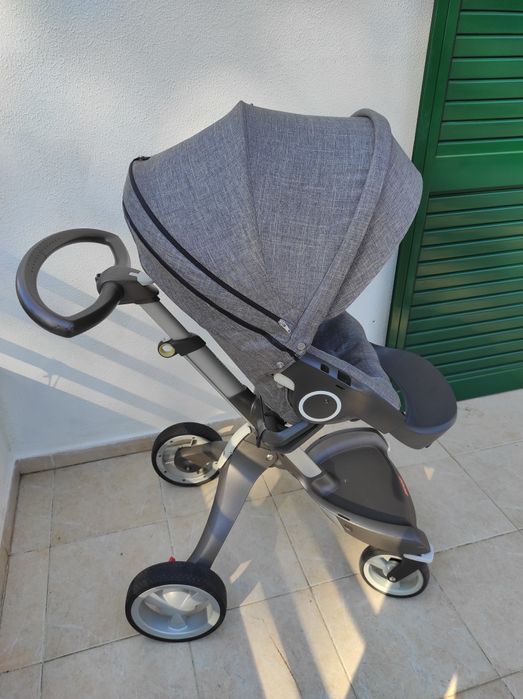 Conjunto carrinho, cadeira, ovinho e acessórios Stokke