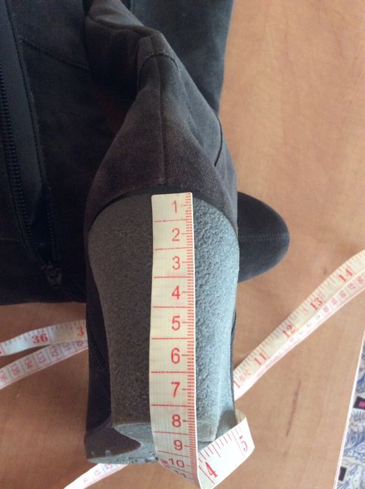 Продам демисезонные замшевые сапоги Gabor 40 р.