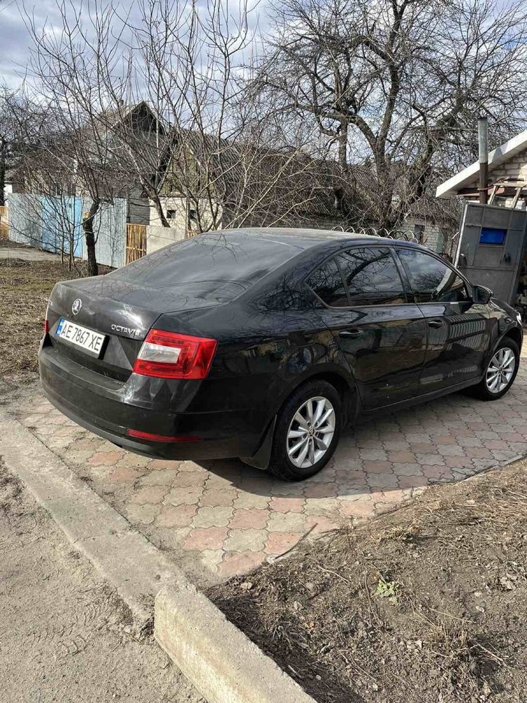 Продам машину Skoda A 7 (1,6мотор)