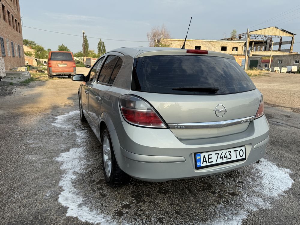 Продам Opel astra H