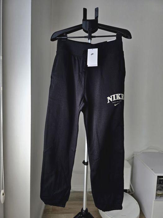 Dresy damskie Nike