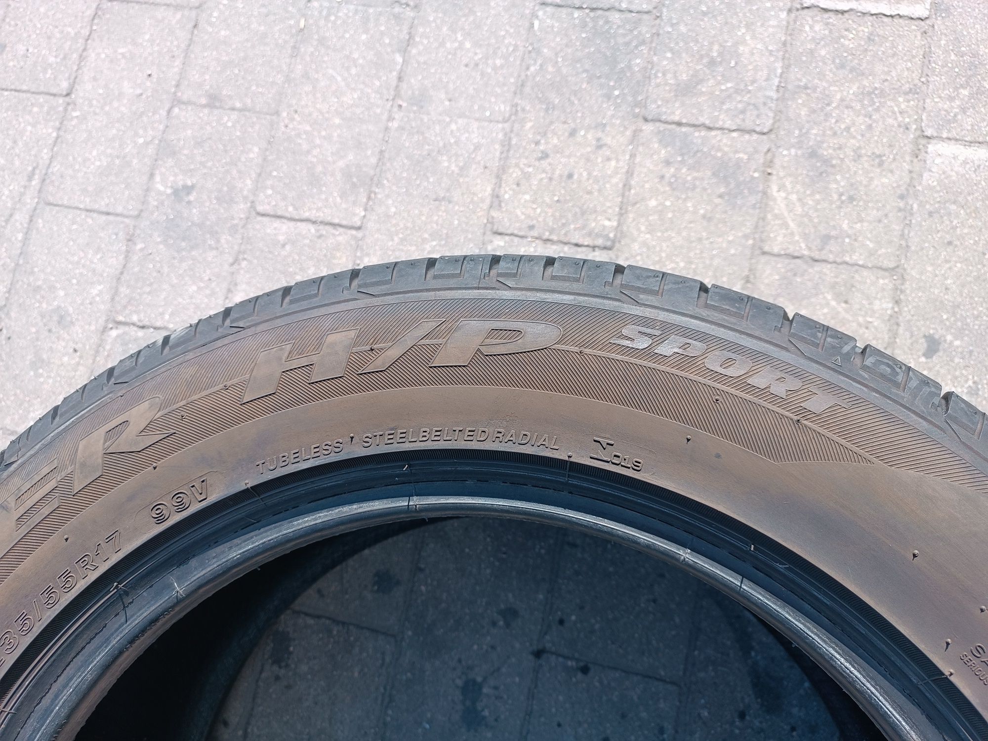 235/55R17 Bridgestone Dueler H/P Sport 99 V