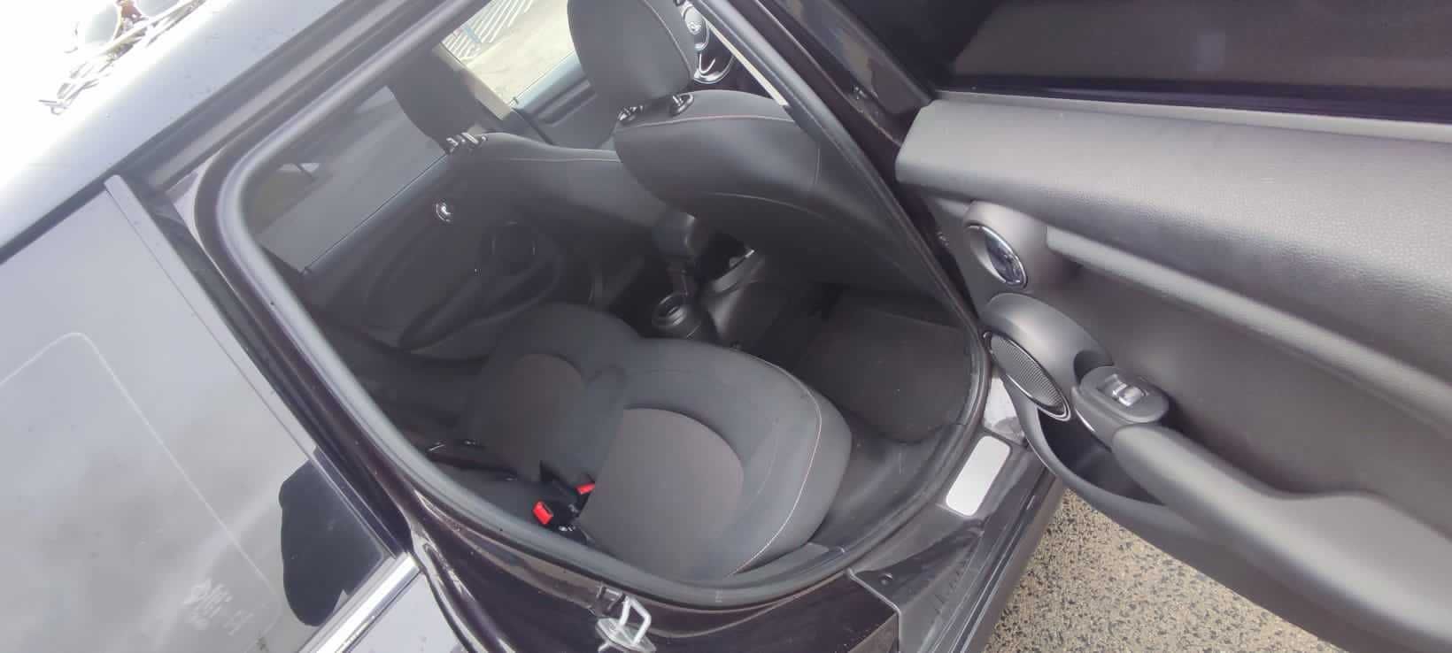 MINI Cooper D 1.5 Diesel – 5 Portas, Premium, Económico