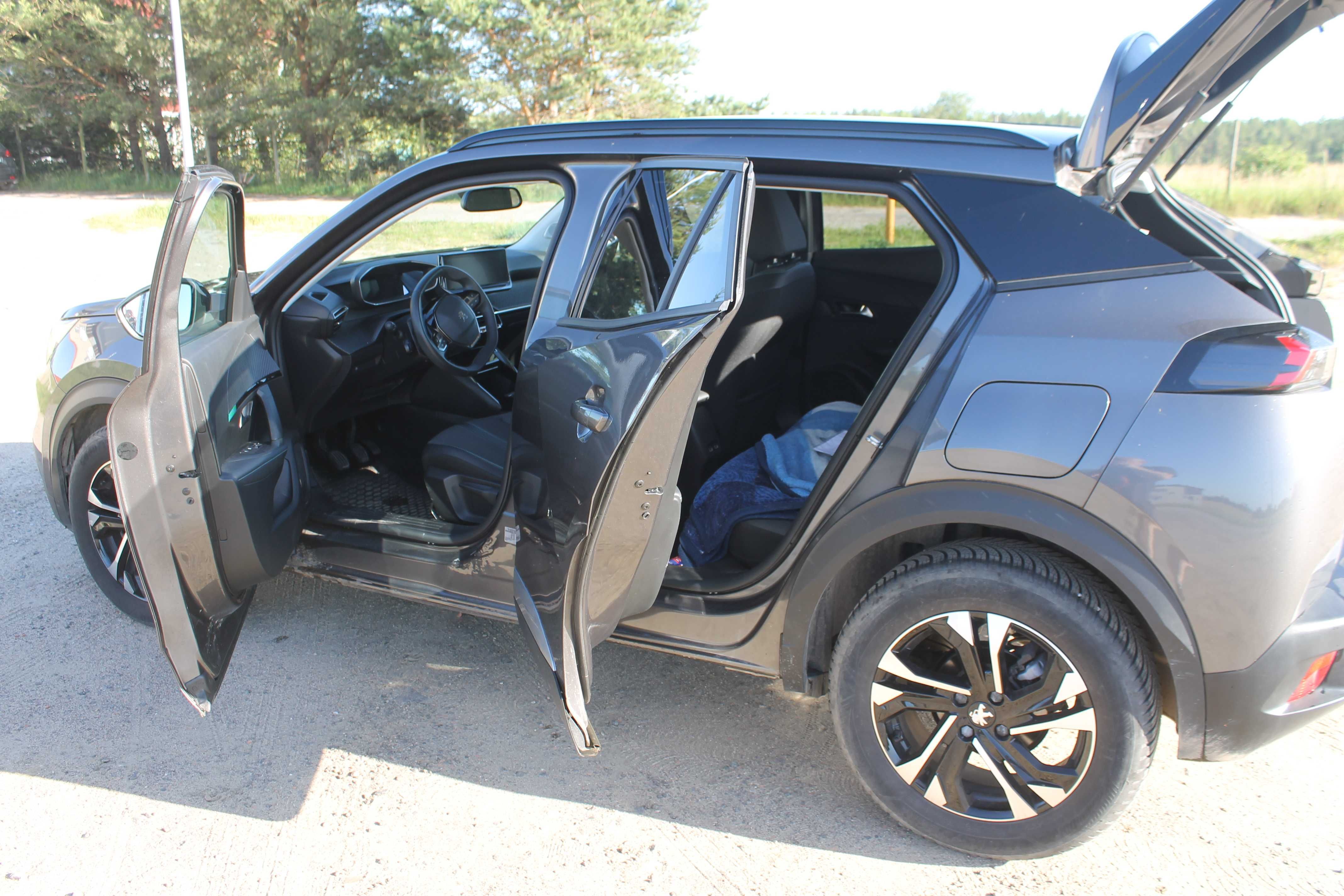 peugeot 2008 licznik 3D 2023 rok