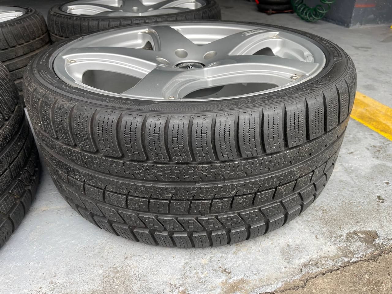 Диски OZ R22 Шини зимові 295 30 Hankook Склад Осокорки