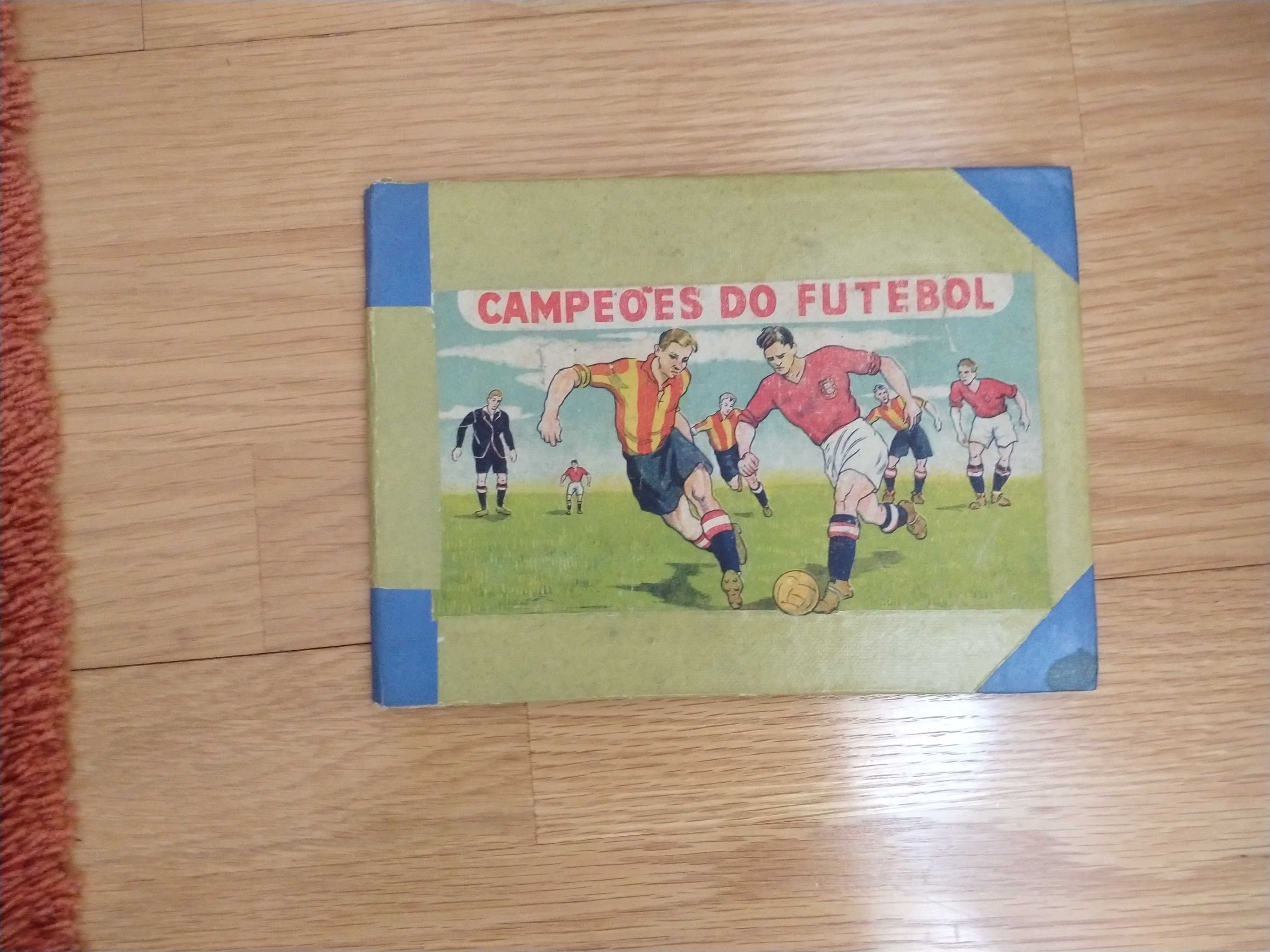 Caderneta caramelos campeões do futebol vazia