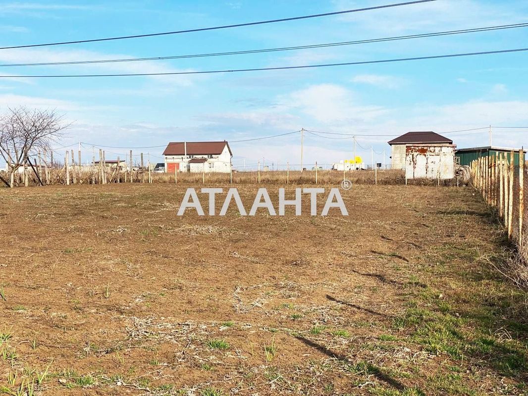 Фасадный участок на центральной улице. Нерубайское. Можно под бизнес