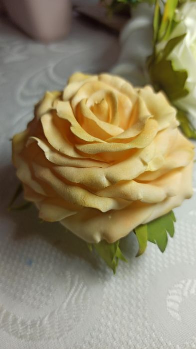 Заколка з фоамірану