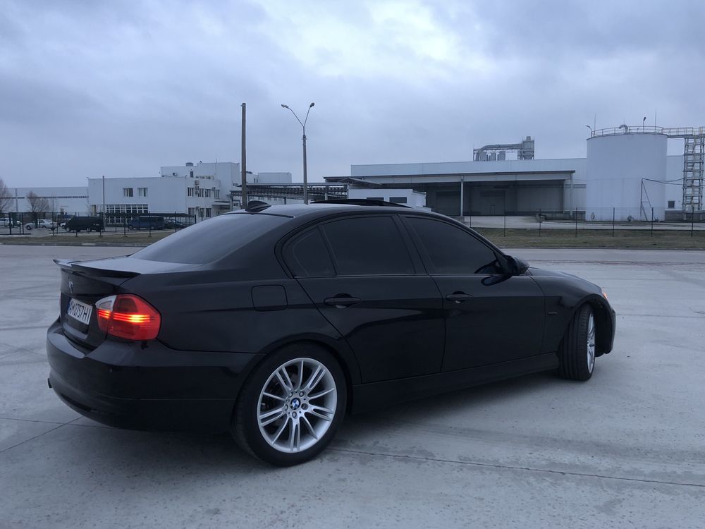 Продам BMW E90