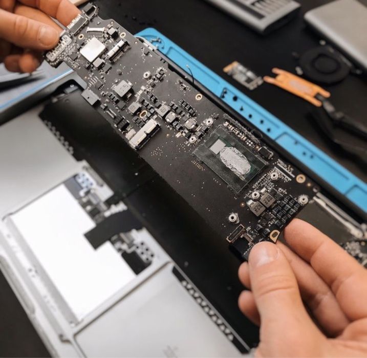 Заміна акумулятора, екрану, корпусу, розємів, динаміків у Ябко Одеса