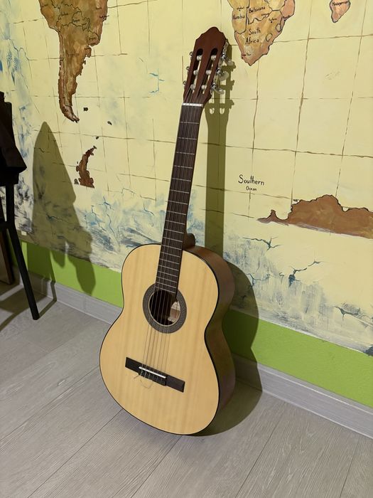 Гітара класика в чудовому стані