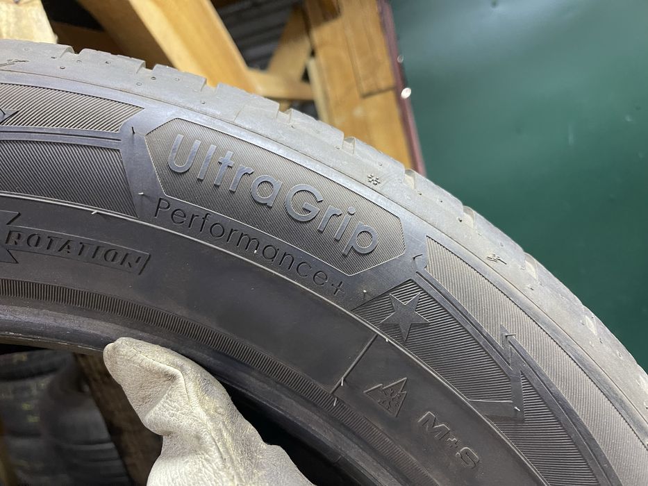 Шини зима 235/60R20 GOODYEAR UG Perfomance 2шт 23рік