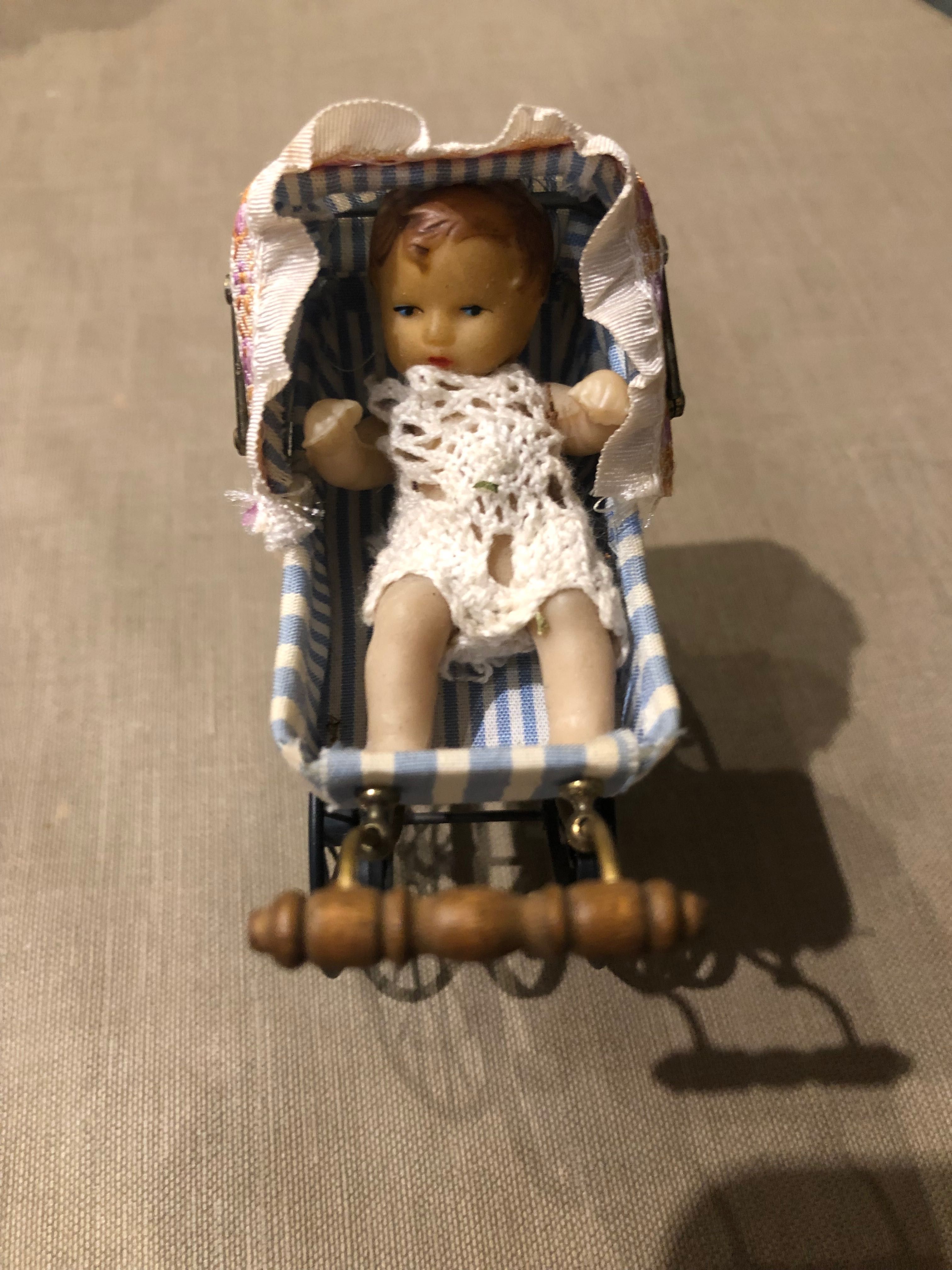 Stara zabawka wózek z lalką lata 80 - te