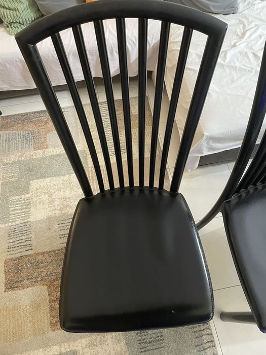 Mesa sala de jantar e cadeiras