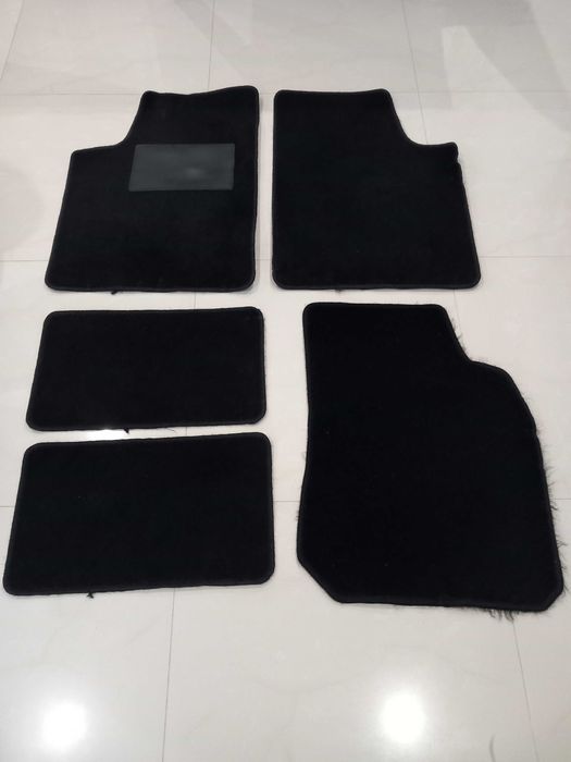 Conjunto Tapetes Automóvel